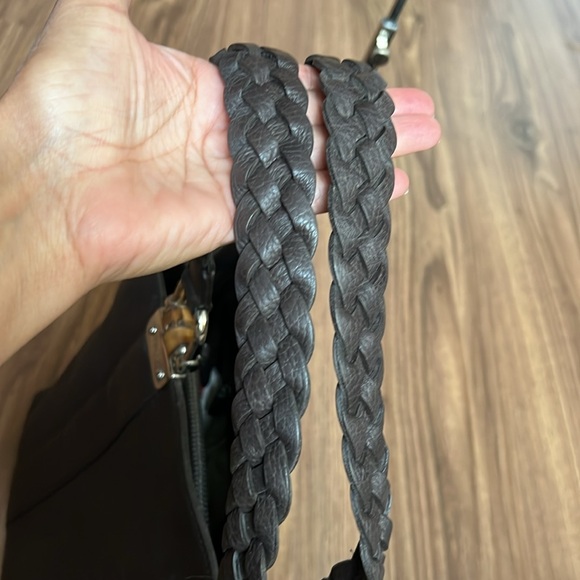 A143 - 💯 % authentic Gucci shoulder bag - Picture 12 of 16